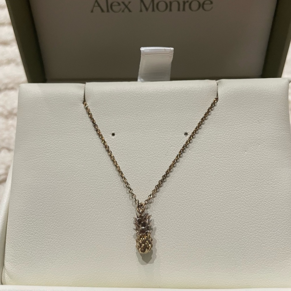Pineapple necklace from Alex Monroe